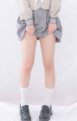 苏一柔在公厕被灌满jing液